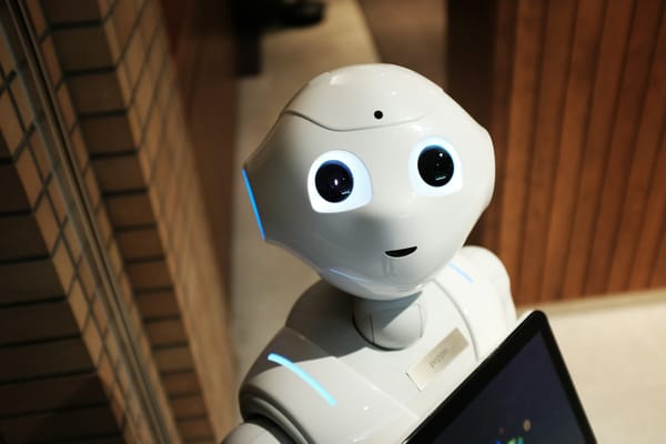 Claude AI'ın ofis otomatı deneyi ve YZ sistemlerinin riskleri